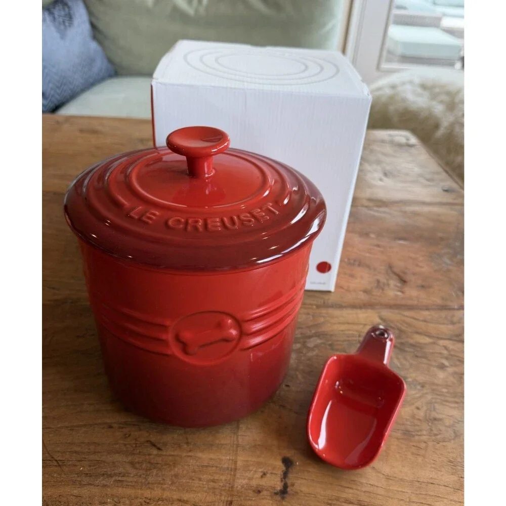 Le Creuset Stoneware Pet Food Storage Container Jar w/ Lid Scoop Cerise Red NEW